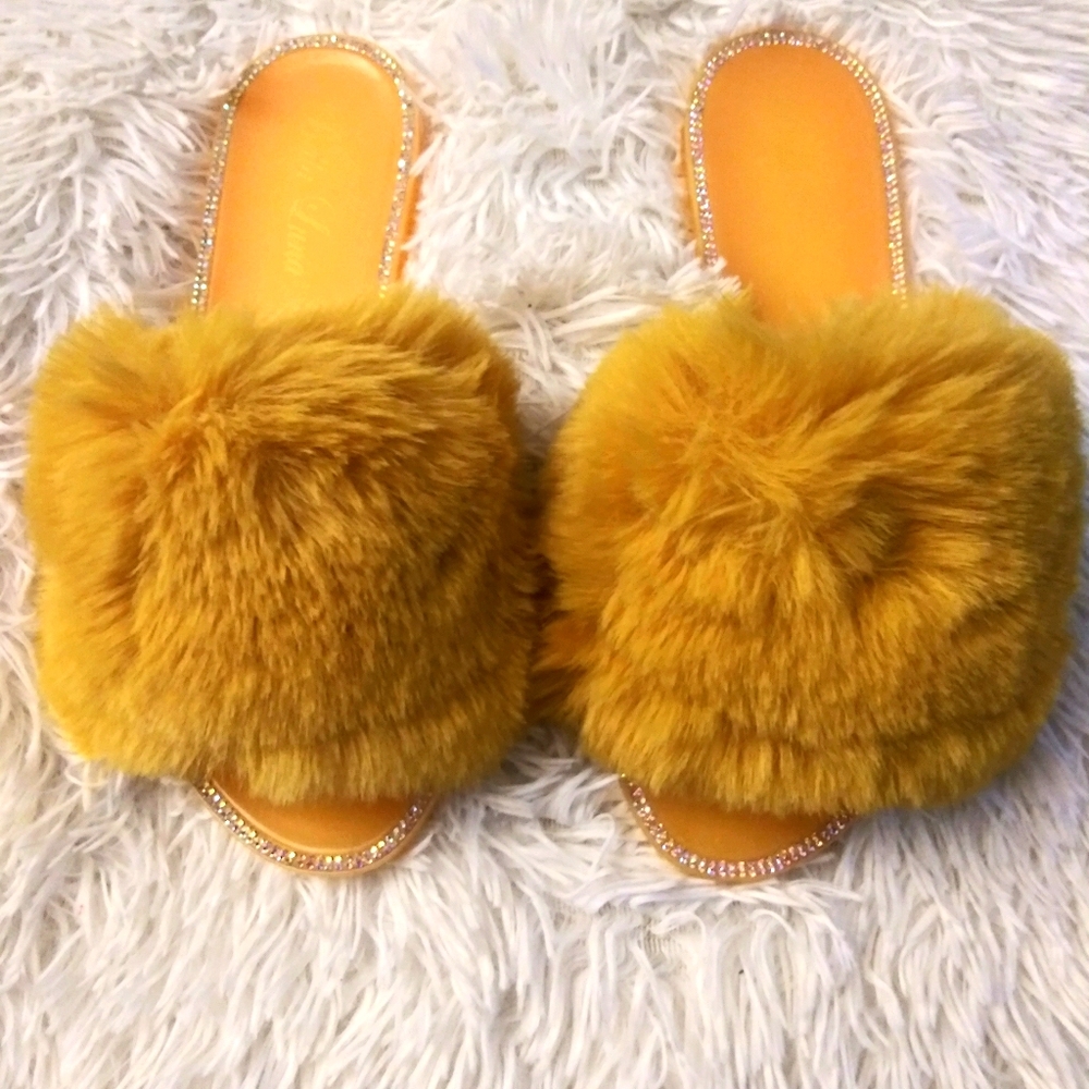 NEW Faux Fur Sandals, 10